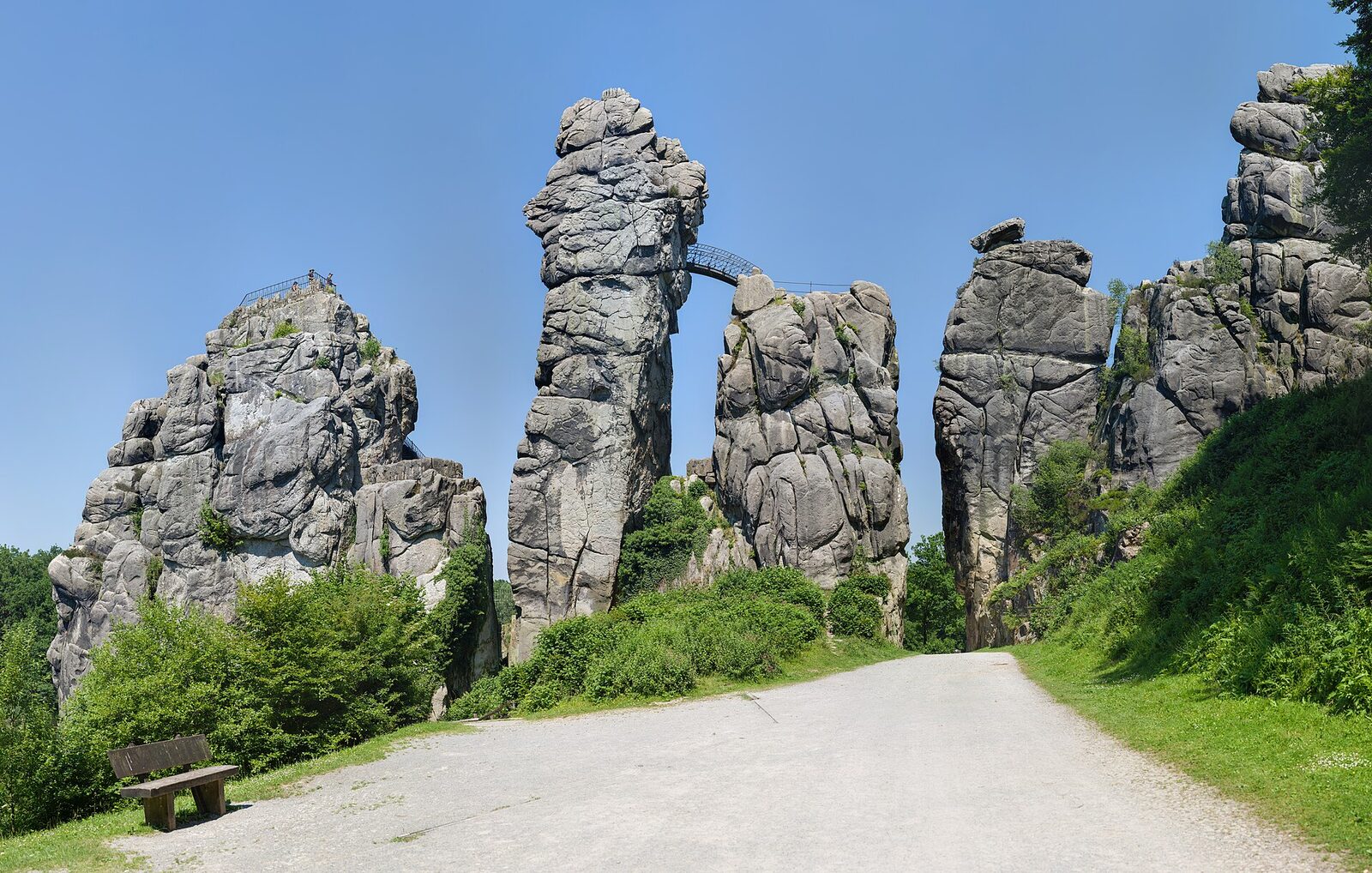 Pískovcové věže Externsteine v Teutoburském lese